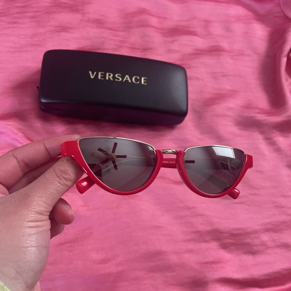 Versace red trendy sun glasses